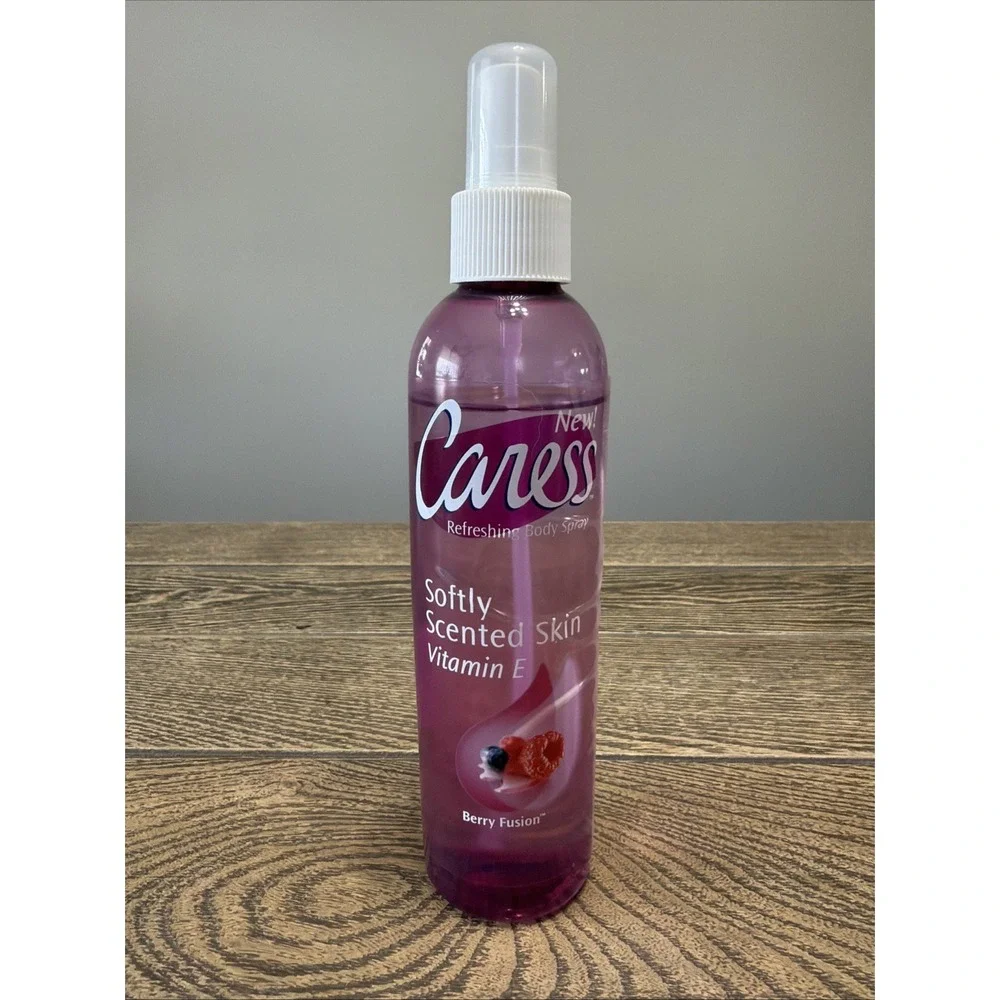 2011‎ Caress Berry Fusion Gift Set Lotion Soap Body Wash Body Mist Old Stock